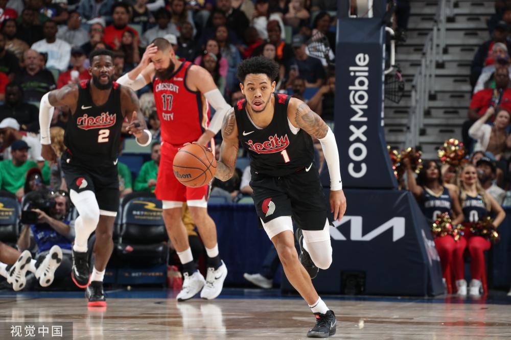 年推翻卡扎 年推翻卡扎