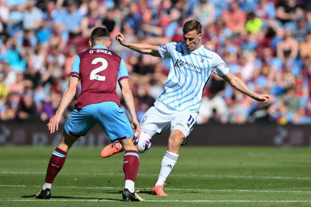 保持穩定的 保持穩定的